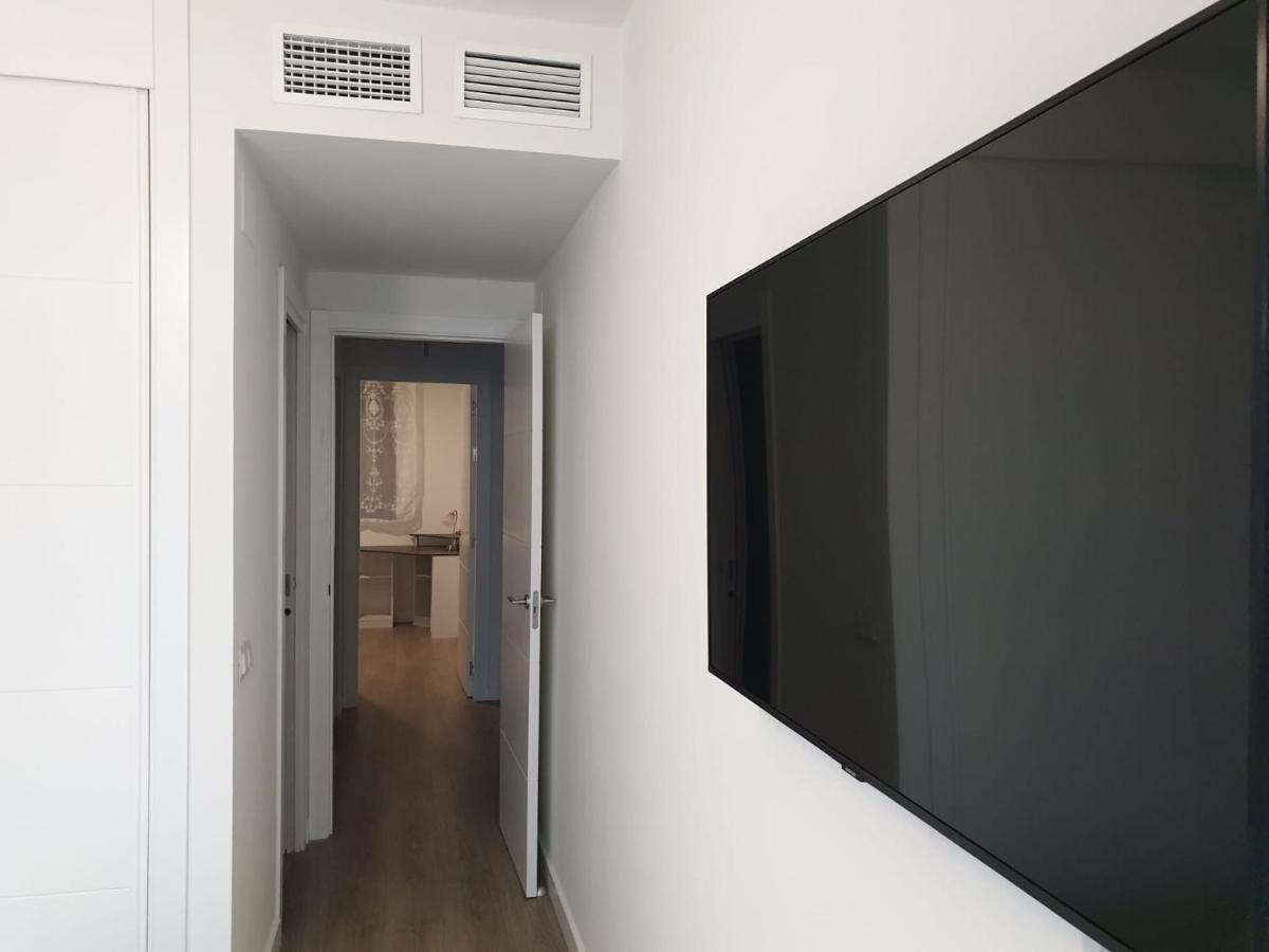 Boutique Apartment Near The Beach, 1 Gbps Wi-Fi Малага Экстерьер фото