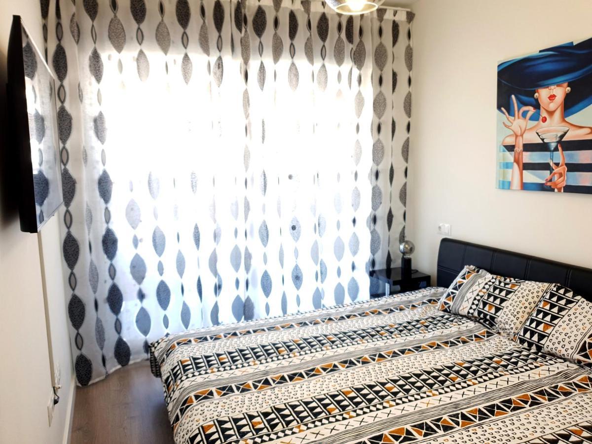 Boutique Apartment Near The Beach, 1 Gbps Wi-Fi Малага Экстерьер фото